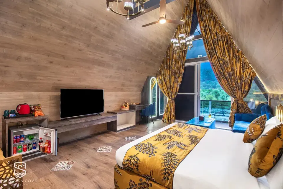 Deluxe Room with Balcony